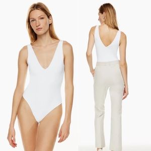 NWT Aritzia Babaton Contour V-Neck Bodysuit in White